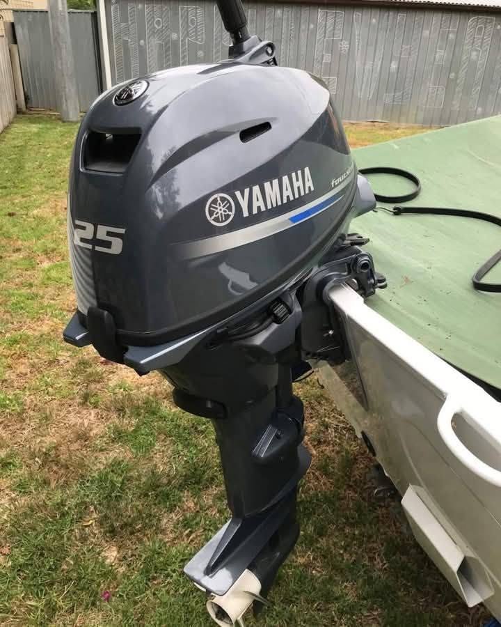 2015 Yamaha F25LMHC 25HP 4-Stroke Outboard Motor for Sale (5) 2015 Yamaha F25LMHC 25HP 4-Stroke Outboard Motor for Sale